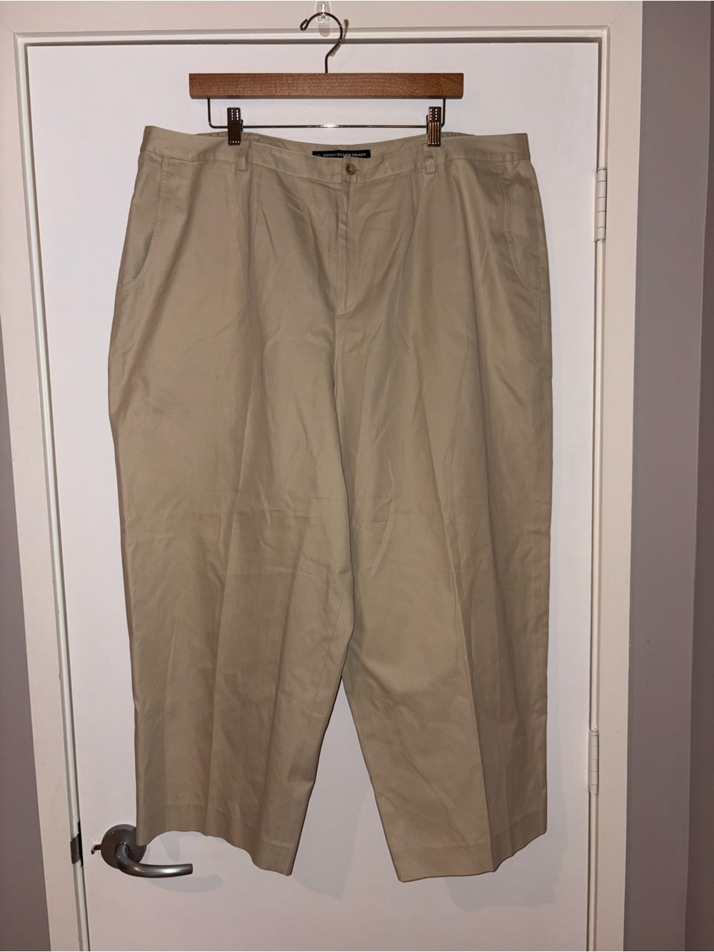 Ellen Tracy Classic Khaki Pants